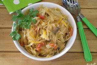 Солянка с грибами и капустой