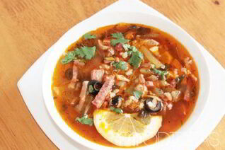 Солянка с колбасой