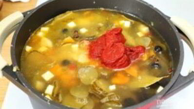 солянка с копченой колбасой