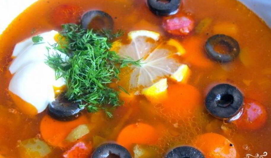 Рецепт солянки с лимоном и оливками