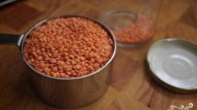 суп из сквоша и чечевицы с кориандровым маслом