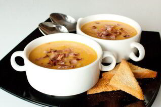 Гороховый суп-пюре с беконом
