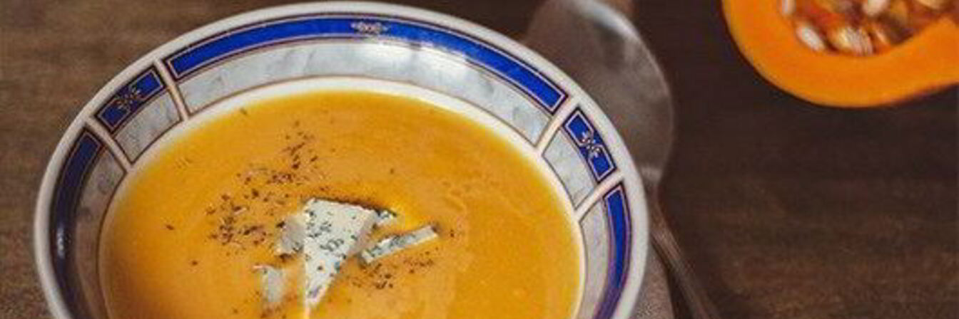 Суп-пюре из тыквы с сыром рокфор