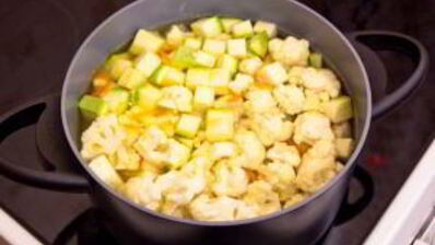 суп-пюре с кабачками и цветной капустой