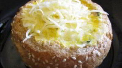 сырный суп в хлебе