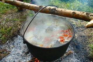 Уха из форели на костре