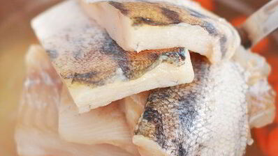 уха с картофелем и помидорами