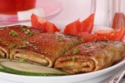 Блинные конвертики с курицей