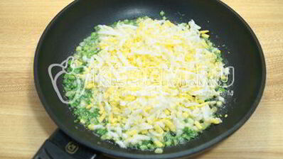 блины с луком и яйцом