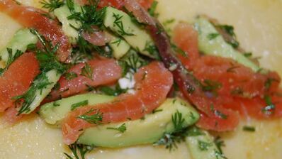 блины с семгой и авокадо