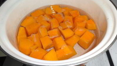 манно-тыквенные блинчики с ореховым соусом