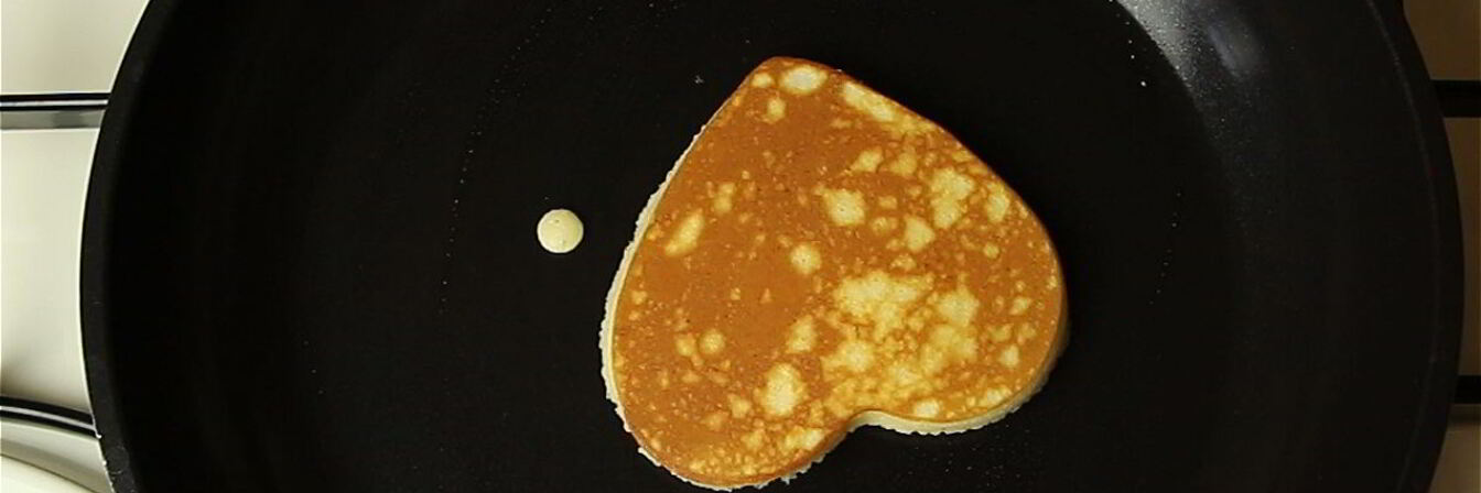 Панкейки с клубничным сиропом