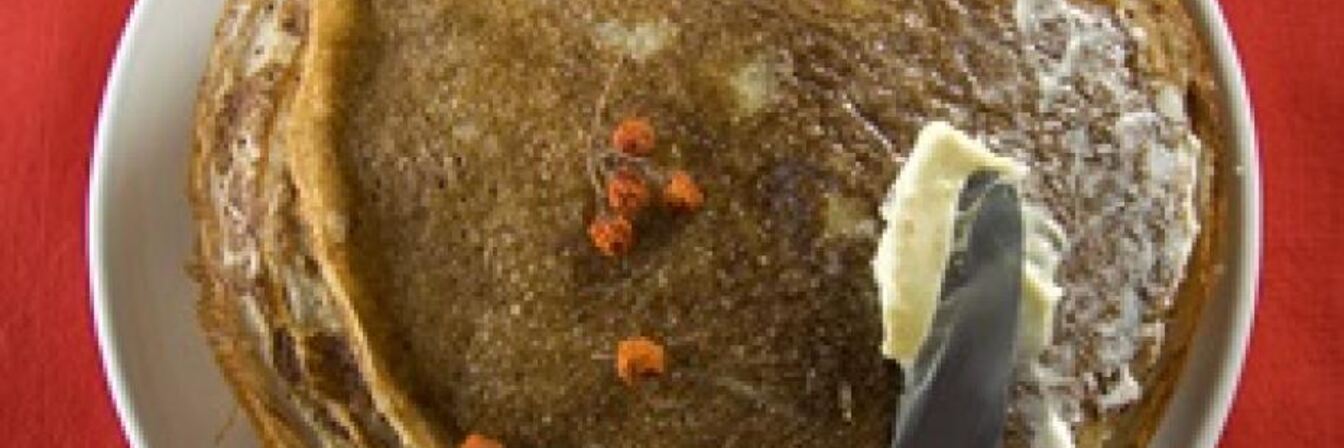 Заварные блины на кефире с яблочным соком