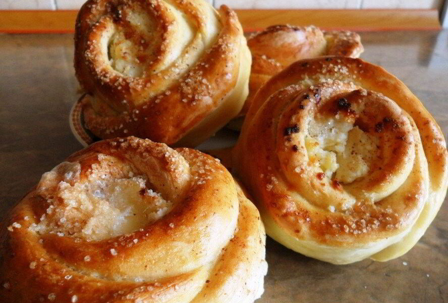 Булочки-розочки с творогом