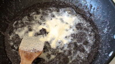 булочки с карамелизированным маком