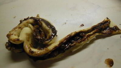 булочки с шоколадом, орехами и посыпкой