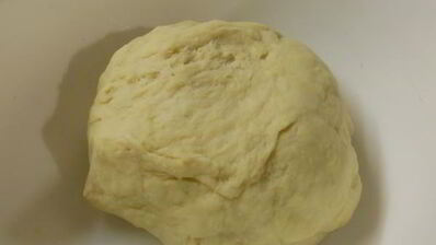 булочки с шоколадом, орехами и посыпкой