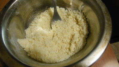 булочки с шоколадом, орехами и посыпкой