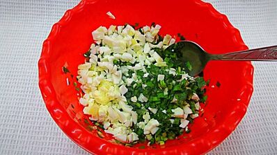 булочки с яйцами и зеленью на простокваше