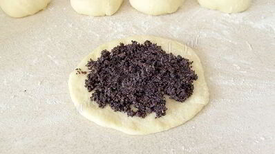 дрожжевые булочки с маком