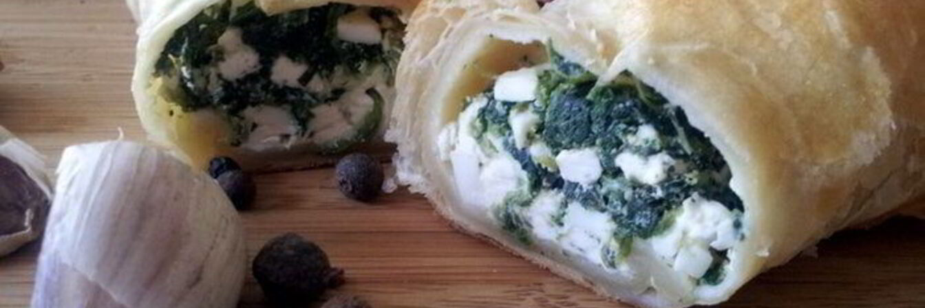 Греческие круассаны с брынзой и шпинатом