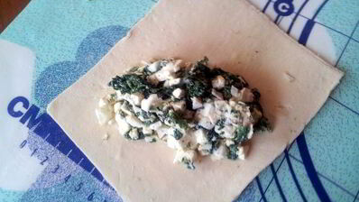 греческие круассаны с брынзой и шпинатом