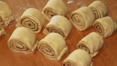 медовые булочки с корицей и орехами