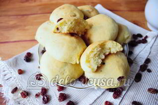 Булочки с изюмом