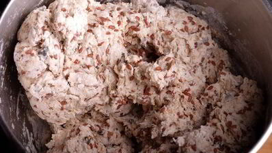 цельнозерновые булочки с семенами льна на закваске