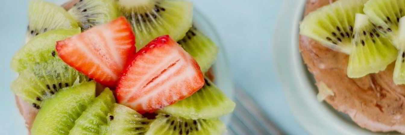 Чизкейк без выпечки с кусочками киви