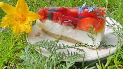 чизкейк с фруктами и желе