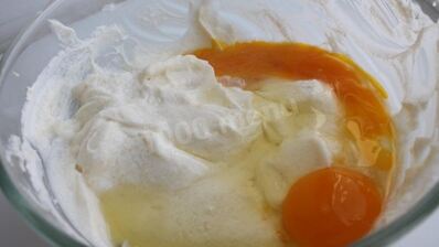 шоколадный чизкейк с вишней