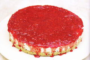 Ванильный чизкейк с малиновым соусом