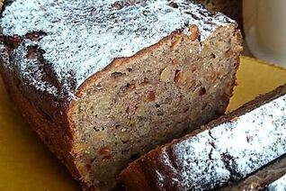 Банановый кекс с кедровыми орешками и цедрой лимона