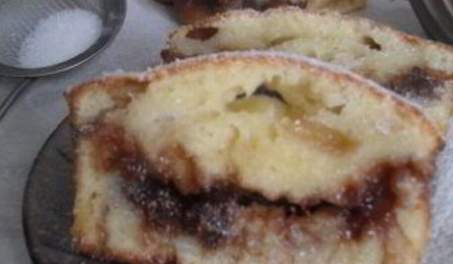 Рецепт двойного кекса с прослойкой из варенья