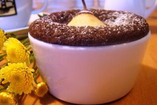 Груши в шоколадном кексе