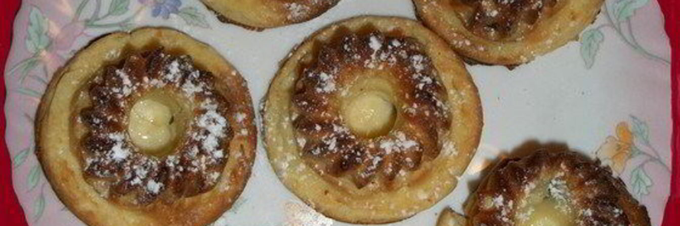 Кексы и творожной массы с изюмом