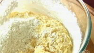 клубничный кекс с шоколадной глазурью