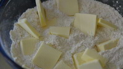 клубничный кекс с со сливочным сыром