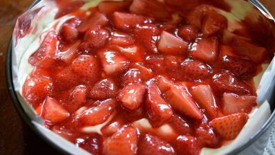 клубничный кекс с со сливочным сыром