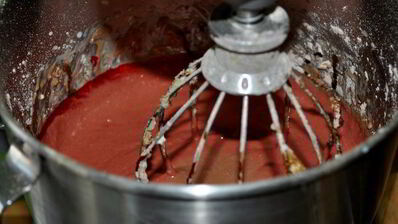 красные бархатные капкейки