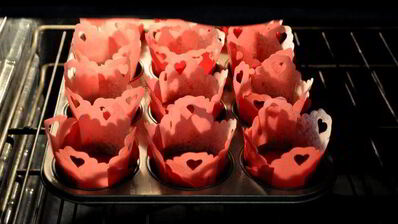 красные бархатные капкейки