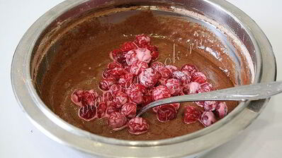 постные шоколадно-вишневые кексы