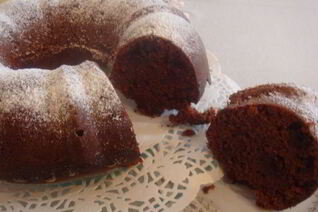 Шоколадно-вишневый кекс