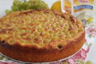 Творожный кекс с виноградом