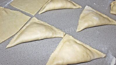 хачапури из слоеного теста с сыром в духовке