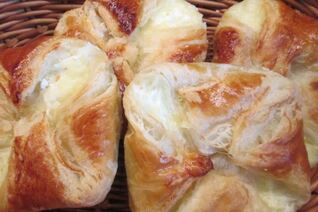 Хачапури из слоеного теста