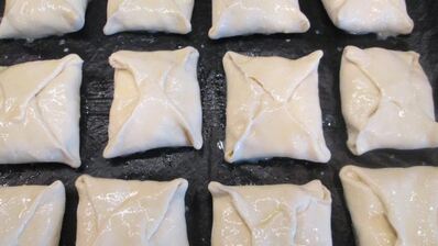 хачапури из слоеного теста