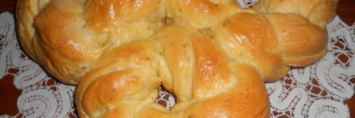 Греческий Пасхальный хлеб с анисом