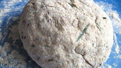 ирландский содовый хлеб с розмарином и клюквой